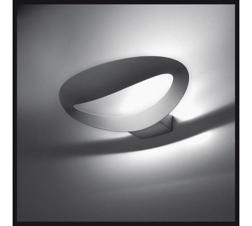 Накладной светильник Artemide 0916040A