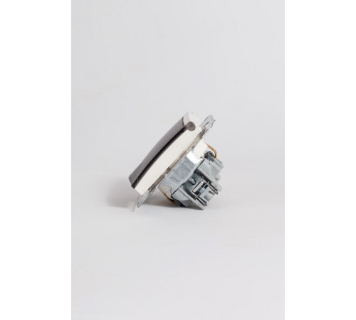 Розетка с заземлением с крышкой, без рамки Elbi Eleсtriс Zena Vega 609-010200-218