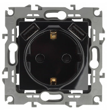 Розетка с заземлением и со шторкой и 2хUSB, без рамки Эра Эра 12 12-4109-06