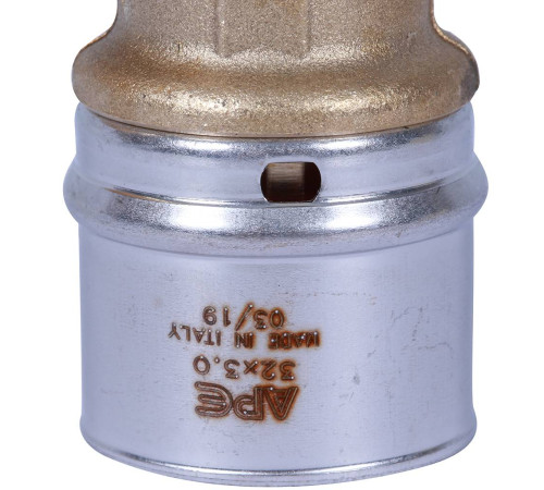 Угольник-переходник STOUT 1х32 мм с наружной резьбой пресс SFP-0011-000132
