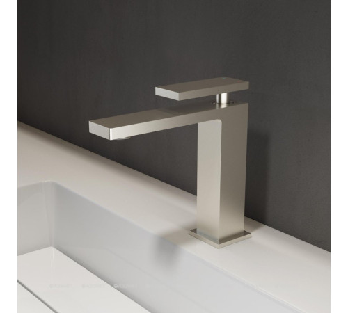 Смеситель для раковины Vincea Dice однорычажный сатин VBF-2DS1BN