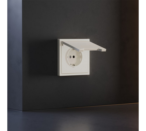 Накладка для розетки с заземлением и со шторками с крышкой Voltum S70 VLS000813