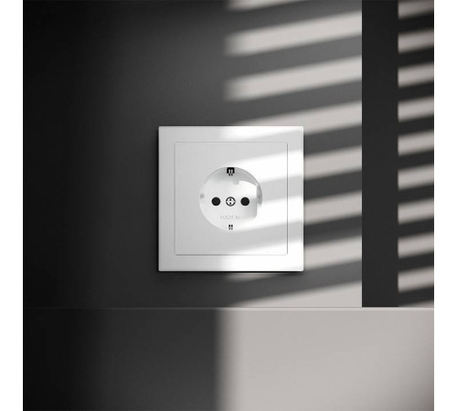 Розетка с заземлением и со шторкой, без рамки Voltum S70 VLS040202