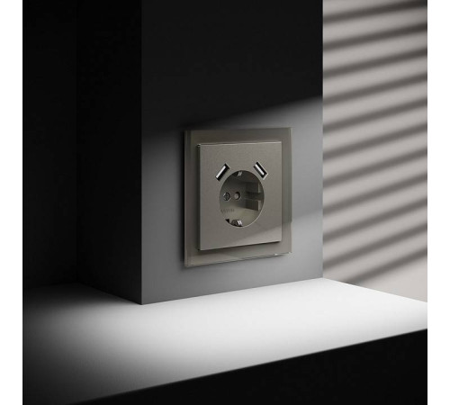 Розетка с заземлением и со шторкой и 2хUSB type A, без рамки Voltum S70 VLS040404