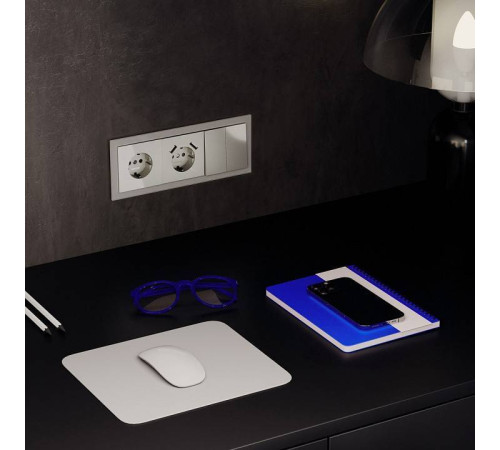 Розетка с заземлением и со шторкой и 2хUSB type A, без рамки Voltum S70 VLS040404