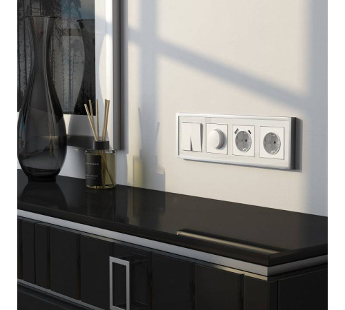 Рамка на 4 поста Werkel Baguette белый/серебро W0042850