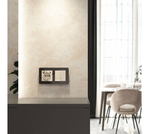 Розетка с заземлением и с шторками и 2хUSB, без рамки Werkel Айвори акриловый W1171743