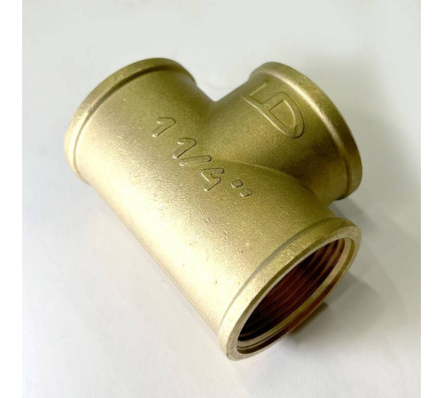 Тройник резьбовой LD 1 1/4 ВВВ латунный LD.65.514.32