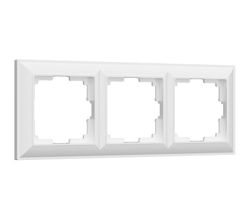 Рамка из пластика на 3 поста Fiore белый W0032201