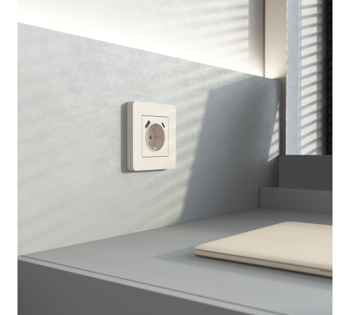 Рамка из поликарбоната на 1 пост Split айвори/белый, soft-touch W0013066