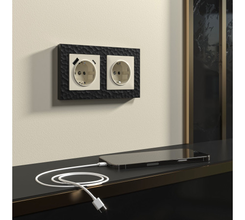 Розетка с заземлением, шторками и USB тип A+C (слоновая кость) W1171703
