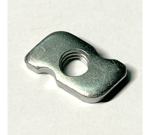 Гайка фигурная Duim M8 864F0800