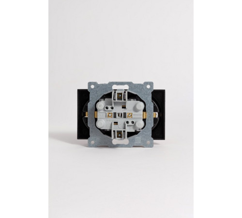 Розетка двойная с заземлением, без рамки Elbi Eleсtriс Zena Vega 609-011100-907