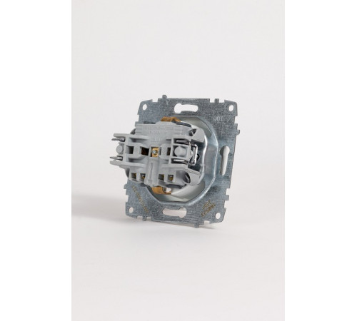 Розетка с заземлением, без рамки Elbi Eleсtriс Zena Vega 609-015600-217