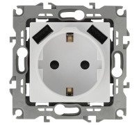 Розетка с заземлением и со шторкой и 2хUSB, без рамки Эра Эра 12 12-4109-01