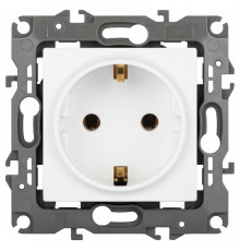 Розетка с заземлением и со шторкой, без рамки Эра Эра 12 12-2101-01М