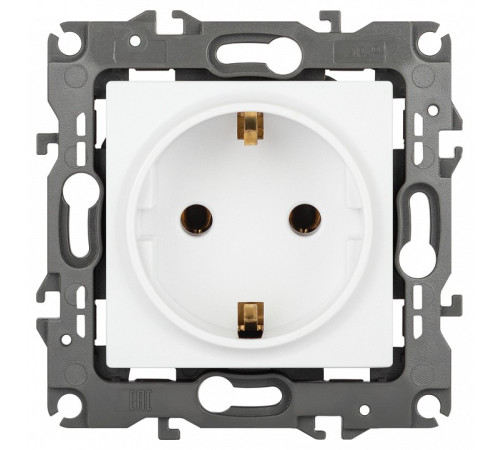 Розетка с заземлением и со шторкой, без рамки Эра Эра 12 12-2101-01М