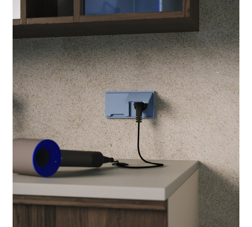 Накладка для розетки с заземлением и со шторками с крышкой Voltum S70 VLS000815