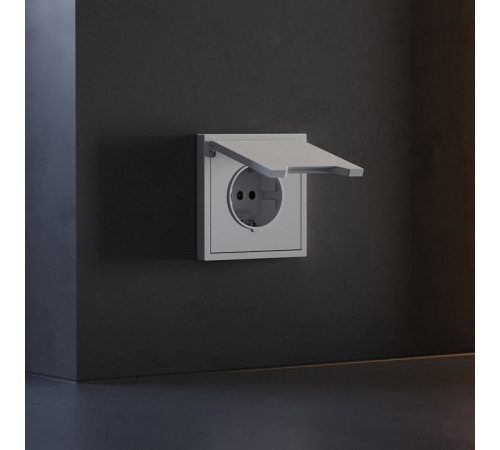 Накладка для розетки с заземлением и со шторками с крышкой Voltum S70 VLS000816