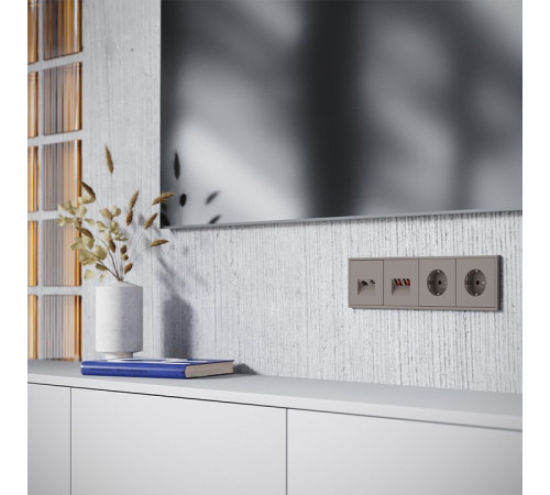 Накладка для ТВ-розетки и RJ-11 или RJ-45 Voltum S70 VLS002714