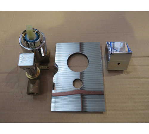 УЦЕНКА Смеситель встраиваемый Bossini Cube с девиатором на 2 направления хром Z004202.030_УЦ