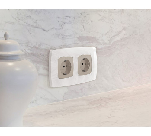 Накладка для розетки с заземлением Ambrella Volt Quant OP3660