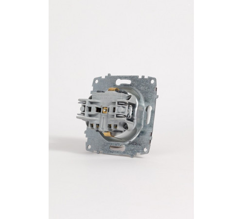 Розетка с заземлением с крышкой, без рамки Elbi Eleсtriс Zena Vega 609-015600-218