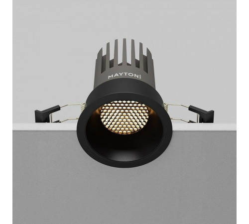 Встраиваемый светильник Maytoni DL117-15W-3K-B