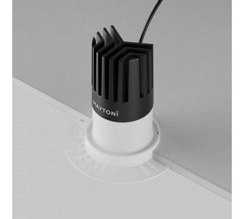 Встраиваемый светильник Maytoni Dip DL122-15W-2.7K-TRS-W