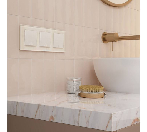 Рамка на 3 поста Werkel Favorit молочный W0031141