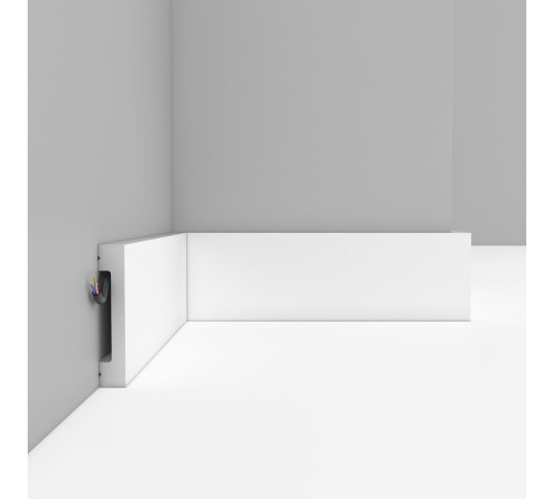 Плинтус напольный DECOMASTER D157 66х13х2000 мм D157