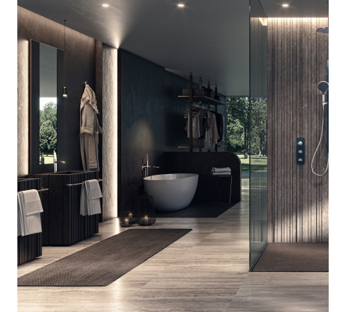 Внешняя часть смесителя для ванны BOSSINI Apice с изливом и душевым набором черный матовый Z00555.073