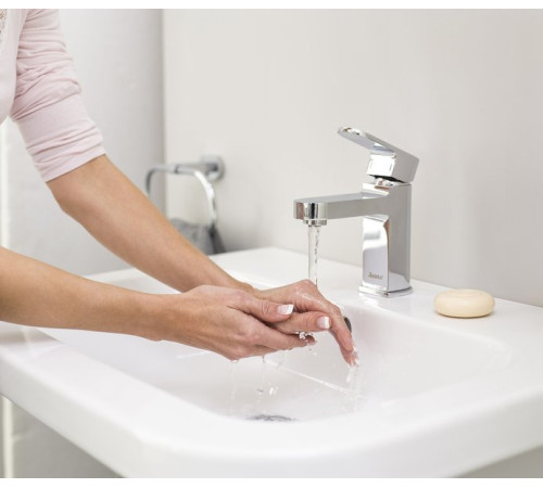 Смеситель для умывальника RAVAK Chrome CR 012.00 без донного клапана X070041