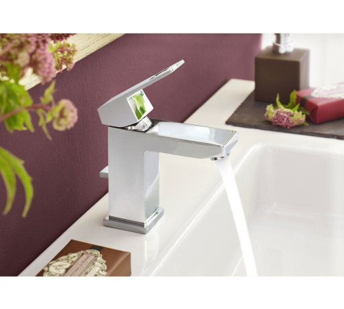 Смеситель для раковины GROHE Eurocube с донным клапаном хром 2312700E
