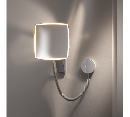 Косметическое зеркало Keuco iLook_move квадратное x5 с подсветкой и панелью управления хром 17613019000