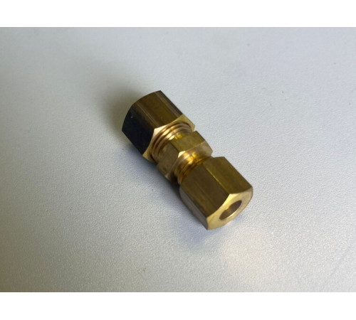 Резьбовое соединение Oventrop Ofix-Oil 10x8 мм переходное латунь 2081351