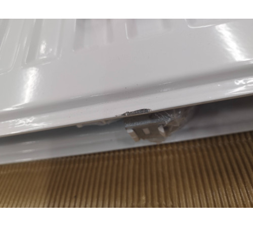 Радиатор стальной панельный Elsen ERV 21 400x800 мм нижнее подключение царапины ERV210408/001 RAL 9016