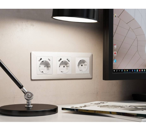 Рамка на 3 поста Ambrella Volt Line AF110103