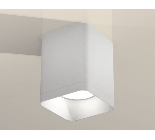 Накладной светильник Ambrella Light XS XS7812001