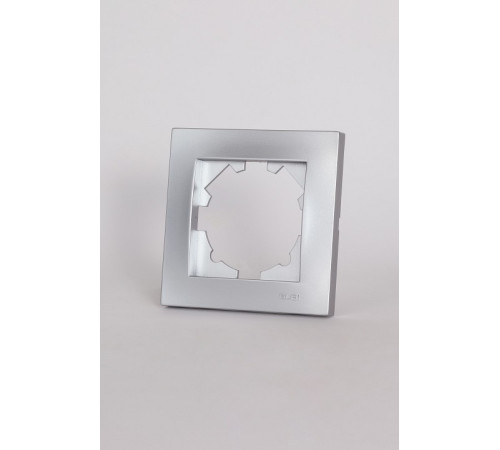 Рамка на 1 пост Elbi Eleсtriс Vega 510-011000-271