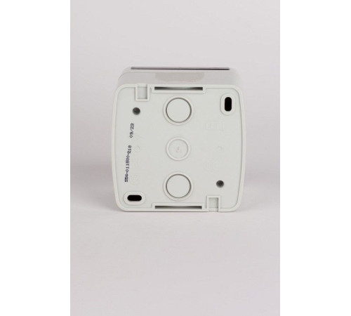 Розетка с заземлением с крышкой Elbi Eleсtriс Eva 554-011500-218