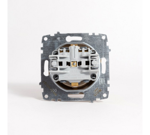 Розетка с заземлением, без рамки Elbi Eleсtriс Zena Vega 609-011400-217