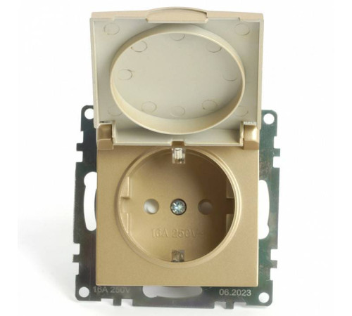 Розетка с заземлением и с шторками, без рамки с крышкой Stekker Катрин 49222