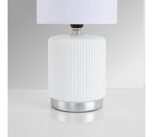 Настольная лампа декоративная Lumion KAISA 8178/1T