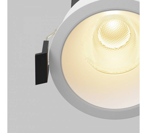 Встраиваемый светильник Maytoni Dip DL117-15W-2.7K-W