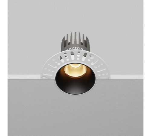 Встраиваемый светильник Maytoni DL124-10W-2.7K-TRS-B