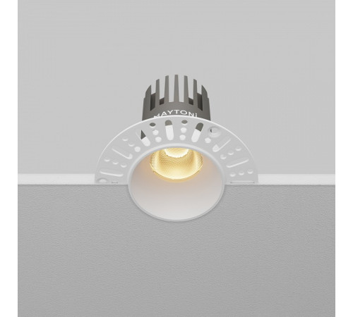 Встраиваемый светильник Maytoni DL124-10W-2.7K-TRS-W