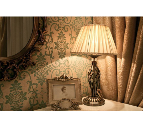 Настольная лампа декоративная Maytoni Grace RC247-TL-01-R