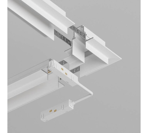 Соединитель угловой внешний для треков накладных Maytoni Accessories for tracks TRA004CL-22W