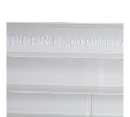Радиатор биметаллический RIFAR Base 200 8 секций боковое подключение RAL 9016 1RB20-8